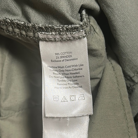 Eddie Bauer Woman’s Cargo Capri Pants with Tie Legs Size T12 Gray Casual - Picture 10 of 11